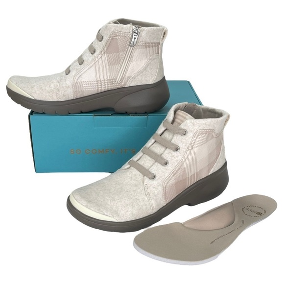 Bzees Womens Ankle Boots 7M Kick Back Taupe Cushioned Insole Arch Support - Picture 14 of 15